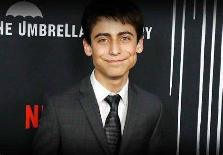 When was aidan gallagher born?
